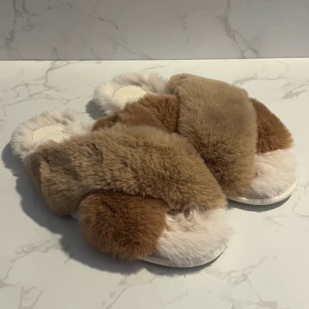 Stars Above Neutral Fuzzy Slippers Size L 9/10